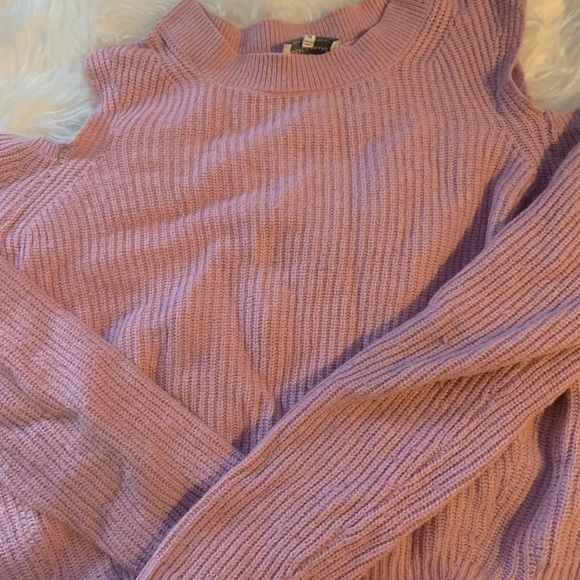 Open shoulder Top - Picture 2 of 3